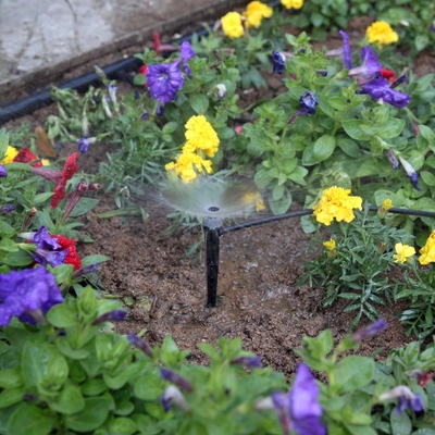 조율 가능한 범위 스프링클러 (Range Sprinkler) 포트 식물 이식용 마이크로 드립 관개 시스템
